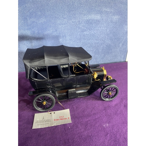 226 - 1913 Ford model T die cast car 1:16 scale