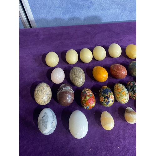 234 - A lot of decorative collectable stone eggs.