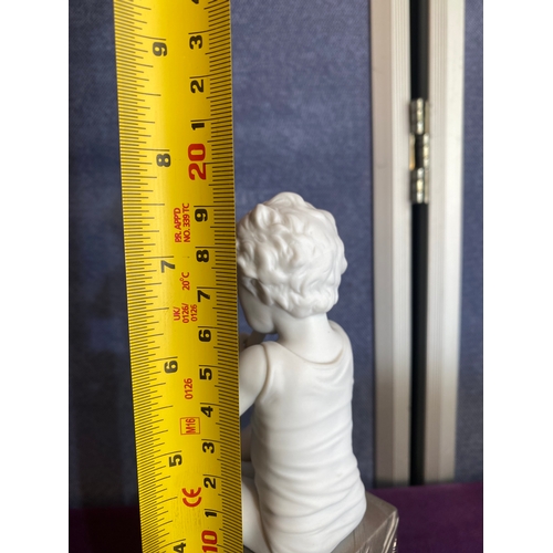 240 - A lot including Lladro 18283 