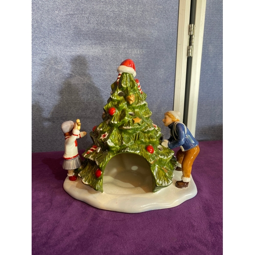 243 - Villeroy & Boch ceramic christmas collectables.