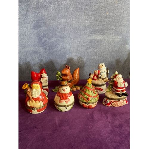 243 - Villeroy & Boch ceramic christmas collectables.