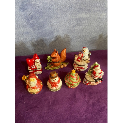 243 - Villeroy & Boch ceramic christmas collectables.