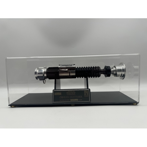 576 - Star Wars: A New Hope (1977) - ICONS Obi-Wan Kenobi (Alec Guinness) Lightsaber Replica 1503/10000 - ... 