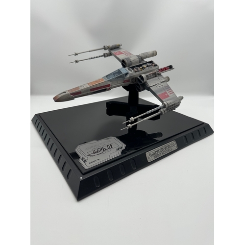 577 - Code 3 Star Wars Signature Series Luke Skywalker X-Wing Fighter Signed by Mark Hamill 221/1000 -  in... 