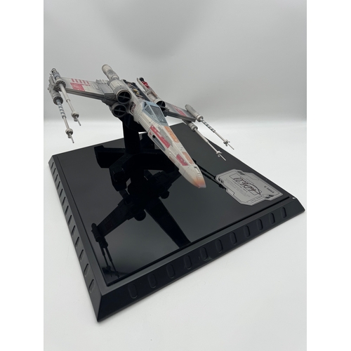 577 - Code 3 Star Wars Signature Series Luke Skywalker X-Wing Fighter Signed by Mark Hamill 221/1000 -  in... 