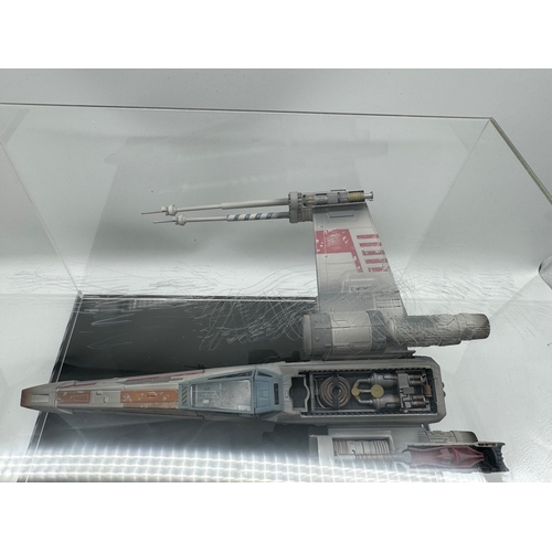 577 - Code 3 Star Wars Signature Series Luke Skywalker X-Wing Fighter Signed by Mark Hamill 221/1000 -  in... 