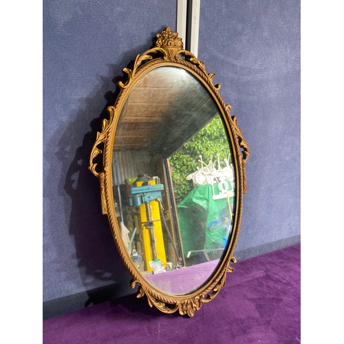 432 - Lovely ornate gilt framed oval mirror