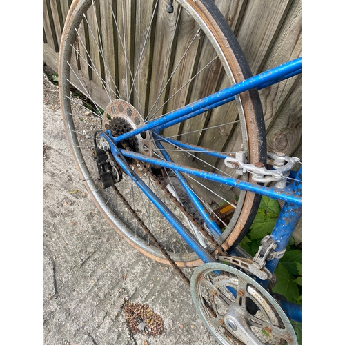 439 - Two vintage Peugeot Road bikes