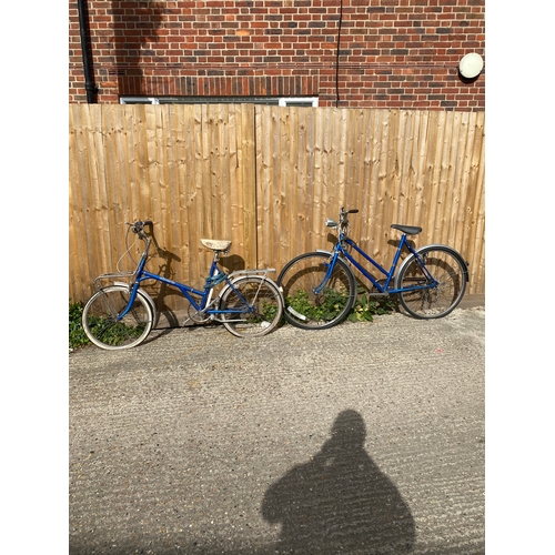 441 - Two vintage ladies bikes.