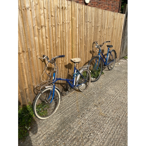 441 - Two vintage ladies bikes.