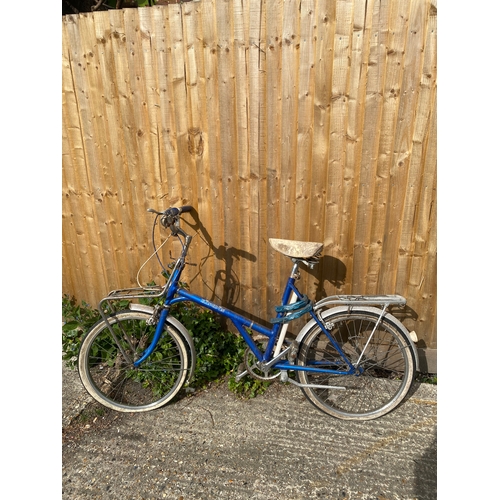 441 - Two vintage ladies bikes.