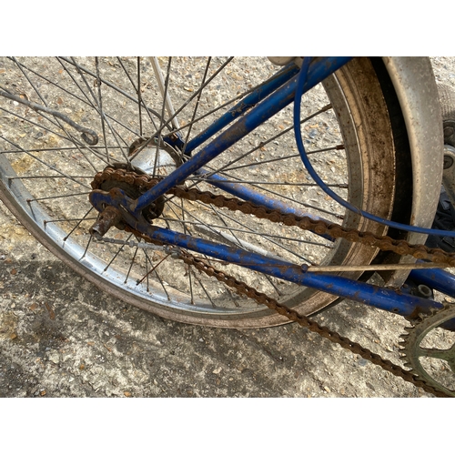 441 - Two vintage ladies bikes.