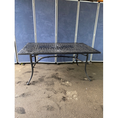 446 - Large metal garden table

Dimensions - 64