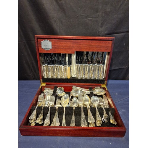 453 - Guy Degrenne France collection Cutlery set