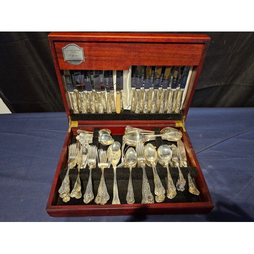 453 - Guy Degrenne France collection Cutlery set