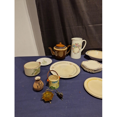 457 - Miscellaneous lot of ceramics