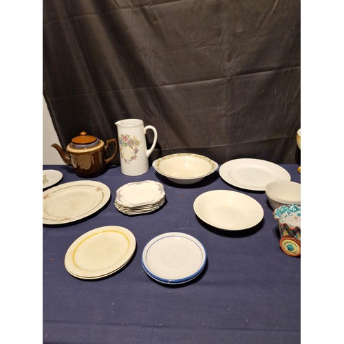 457 - Miscellaneous lot of ceramics