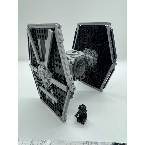 400 - LEGO: prebuilt Star Wars Imperial TIE Fighter (75300) including instructions and mini-figure