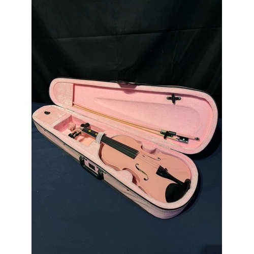 24 - Pink Gear 4 Music 1/2 Violin in case