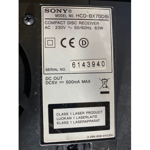 117 - Sony micro hi-fi component system and speakers