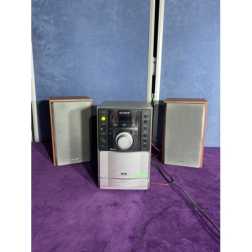 118 - Sony compact disc deck receiver and speaker system