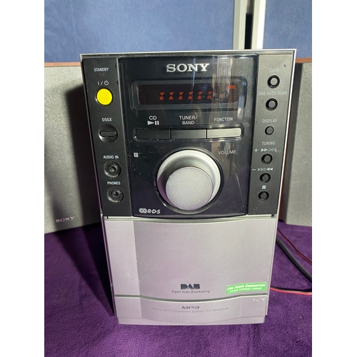 118 - Sony compact disc deck receiver and speaker system