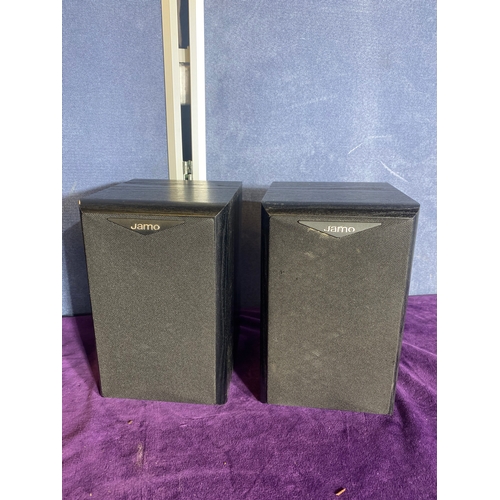 136 - Four Jamo speakers