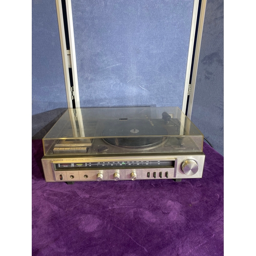 149 - A Sanyo model G 1004 record player and A Phillips record player