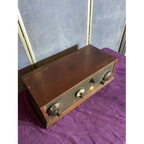 168 - Vintage Radio case

Dimensions - 27
