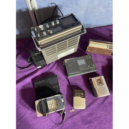 178 - A collection of miscellaneous radios