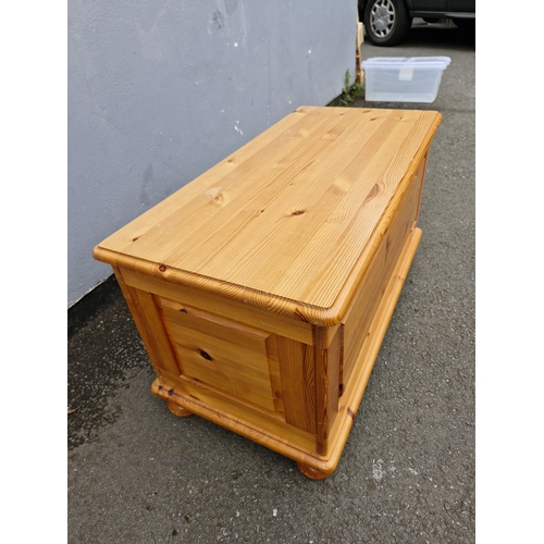 295 - Pine Blanket box