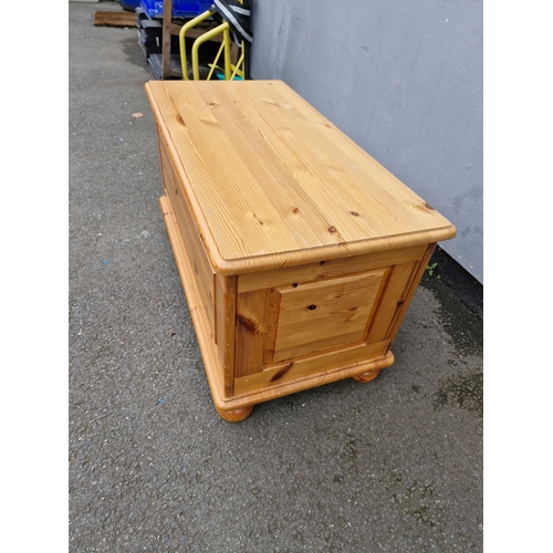 295 - Pine Blanket box