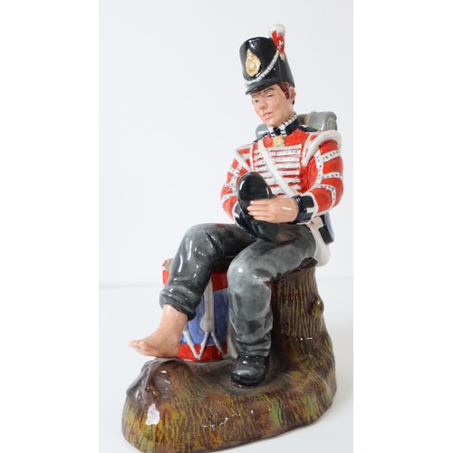 35 - Royal Doulton Drummer Boy Porcelain Figure HN 2679 1975 - 22cm