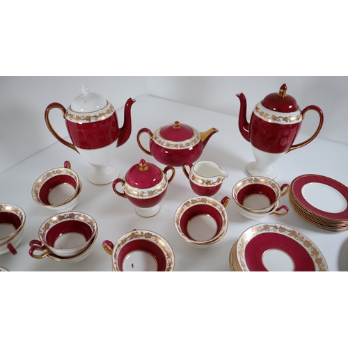 41 - Quanity of Wedgwood Bone China Breakfast Service W3994 Powder Ruby Band Part complete + other