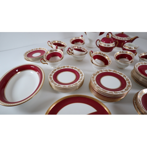 41 - Quanity of Wedgwood Bone China Breakfast Service W3994 Powder Ruby Band Part complete + other