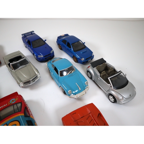 89 - Collection of 1:24 scale die-cast metal model cars