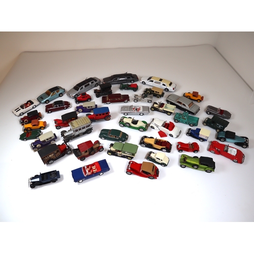 102 - Collection of Loose Die-Cast Metal Corgi, Matchbox Lledo + other model cars / vehicles