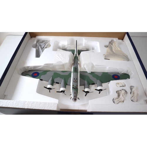 146 - Corgi AA33303 1:72 Boeing B-17 Fortress IIA RAF Coastal Command Model Limited Edition 0510/1900