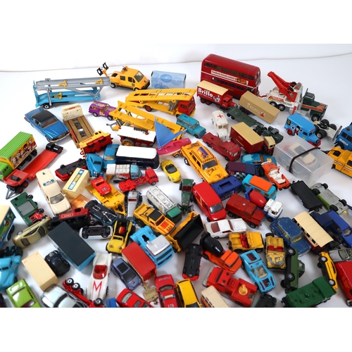 117 - Large quantity of die cast metal toy car from various makers Corgi, Dinky, Lesney, Matchbox etc