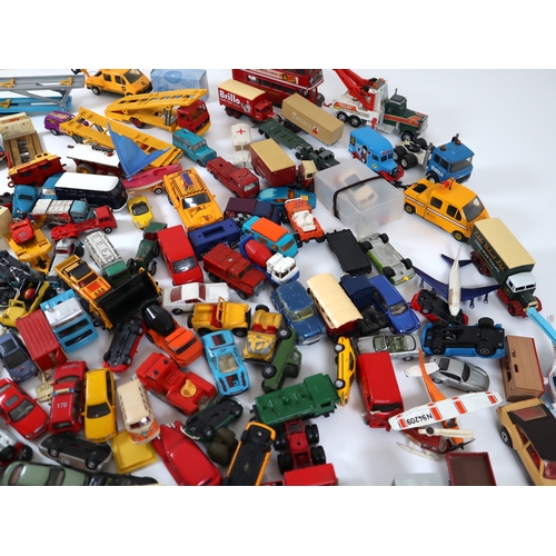 117 - Large quantity of die cast metal toy car from various makers Corgi, Dinky, Lesney, Matchbox etc