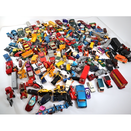 119 - A large quantity of die-cast model cars / vehicles from Corgi, Matchbox, Whizzwheels + others