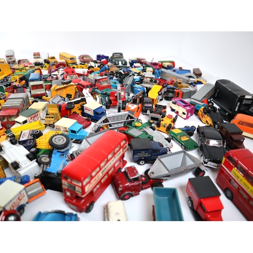 119 - A large quantity of die-cast model cars / vehicles from Corgi, Matchbox, Whizzwheels + others