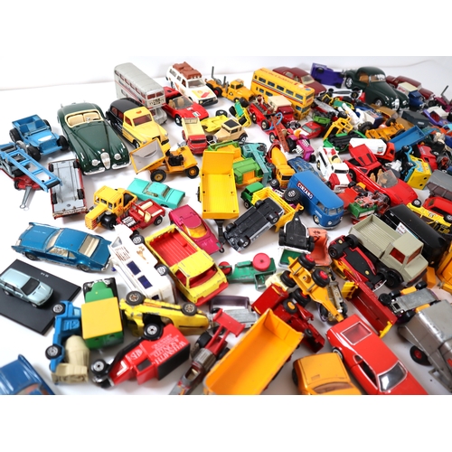 119 - A large quantity of die-cast model cars / vehicles from Corgi, Matchbox, Whizzwheels + others