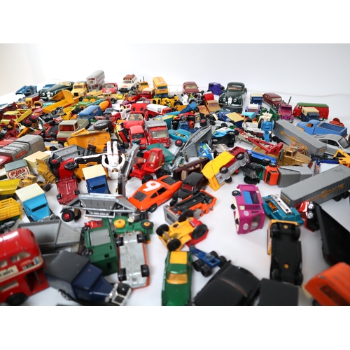 119 - A large quantity of die-cast model cars / vehicles from Corgi, Matchbox, Whizzwheels + others