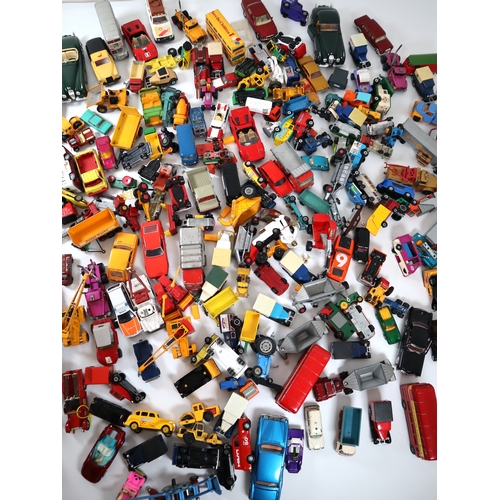 119 - A large quantity of die-cast model cars / vehicles from Corgi, Matchbox, Whizzwheels + others