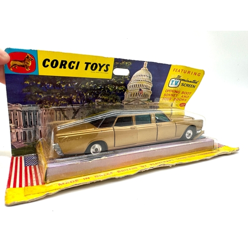 248 - Corgi Toys - 262 Lincoln Continental Executive Limousine