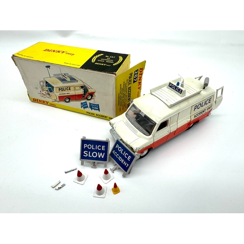 262 - Dinky Toys - 287 Police Accident Unit Complete in box