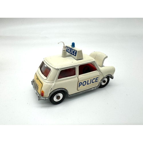 265 - Dinky Toys - 250 Police Mini Cooper in box