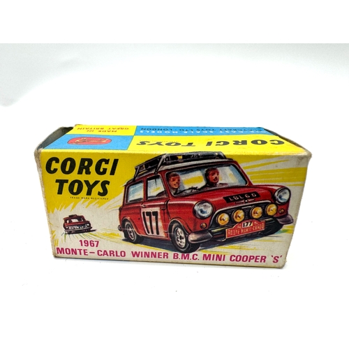 271 - Corgi Toys - 339 1967 Monte Carlo Winner B.M.C. Mini Cooper 