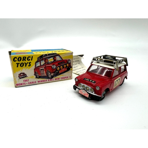 271 - Corgi Toys - 339 1967 Monte Carlo Winner B.M.C. Mini Cooper 